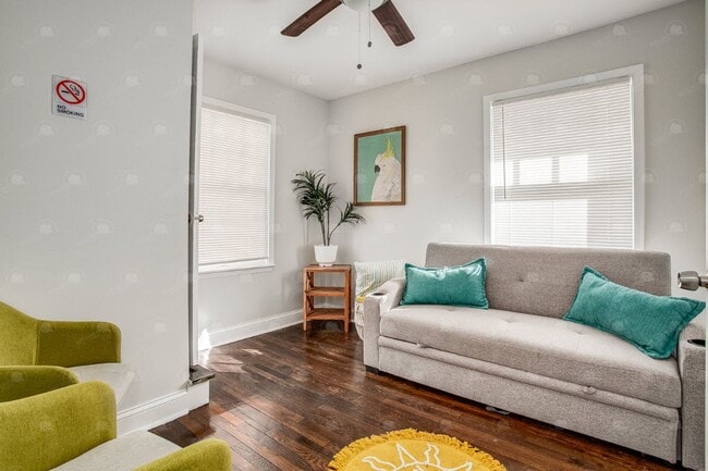 Building Photo - 3-bedroom 3-bathroom w/a loft in historic Pendleton Heights!