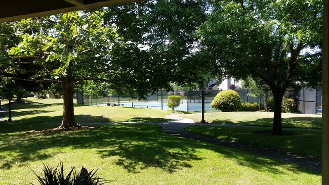 Building Photo - Highly Desirable Valley Club Circle Condo – Gated Napa Living