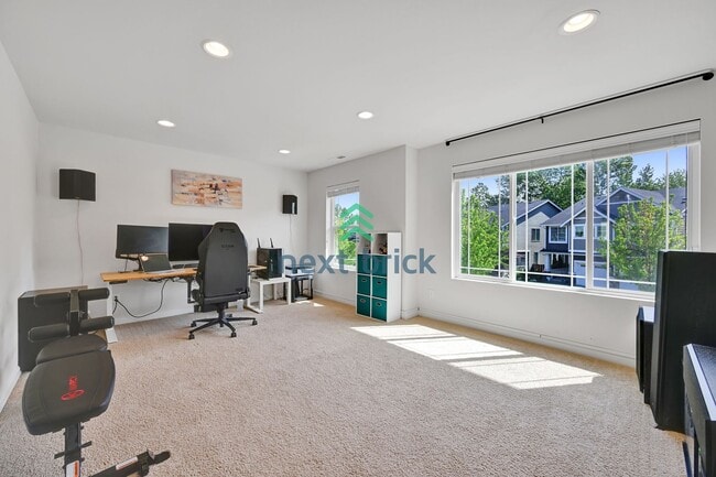 Building Photo - Spacious 4-Bed & 2.5 Bath Single Family Ho...