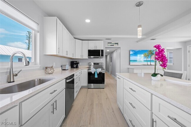 Building Photo - 6151 Estero Blvd