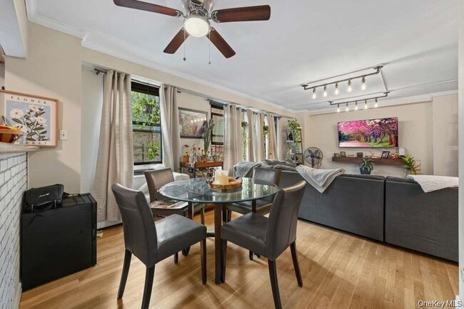 Building Photo - 3850 Sedgwick Ave