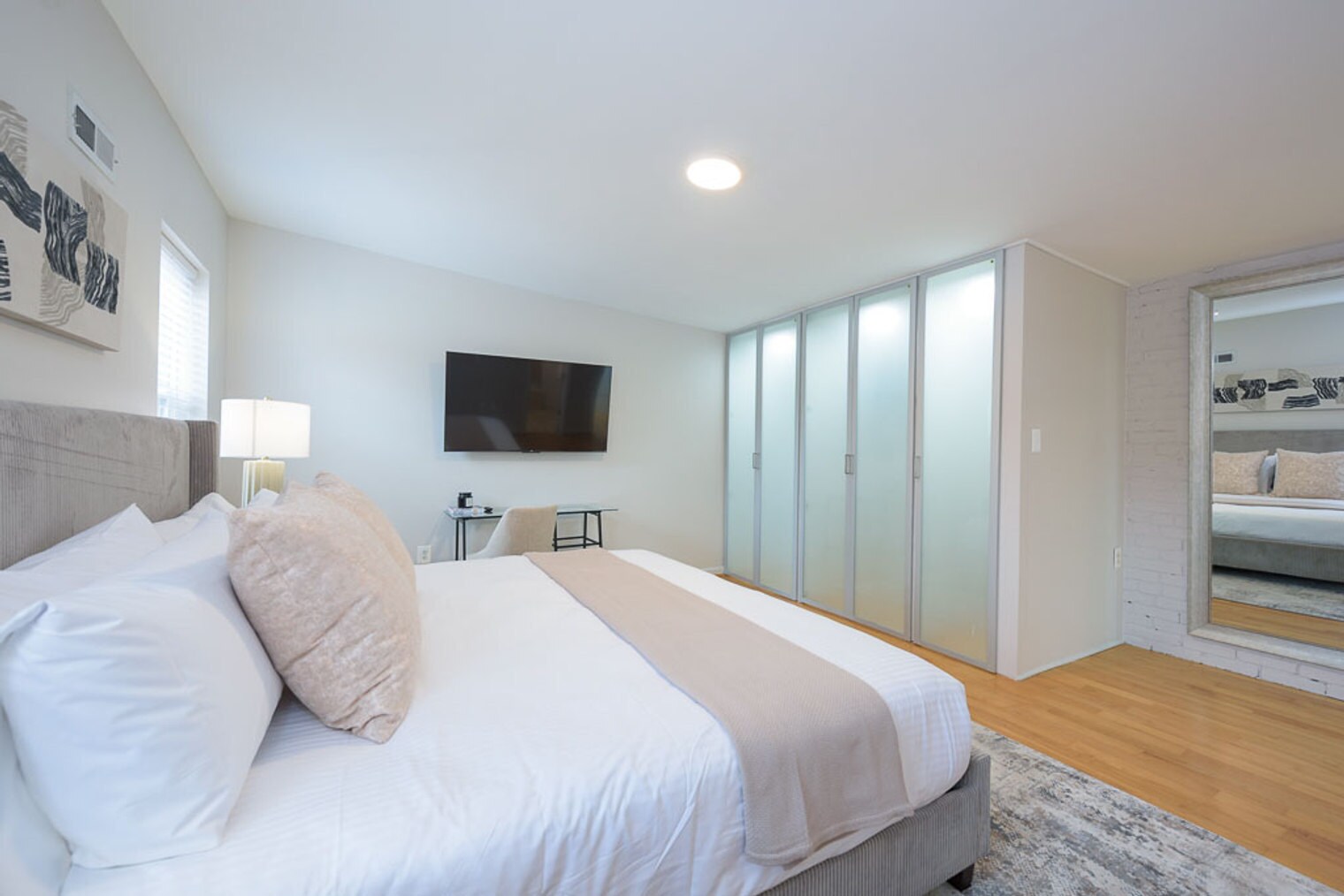 Building Photo - 1125 D St NE