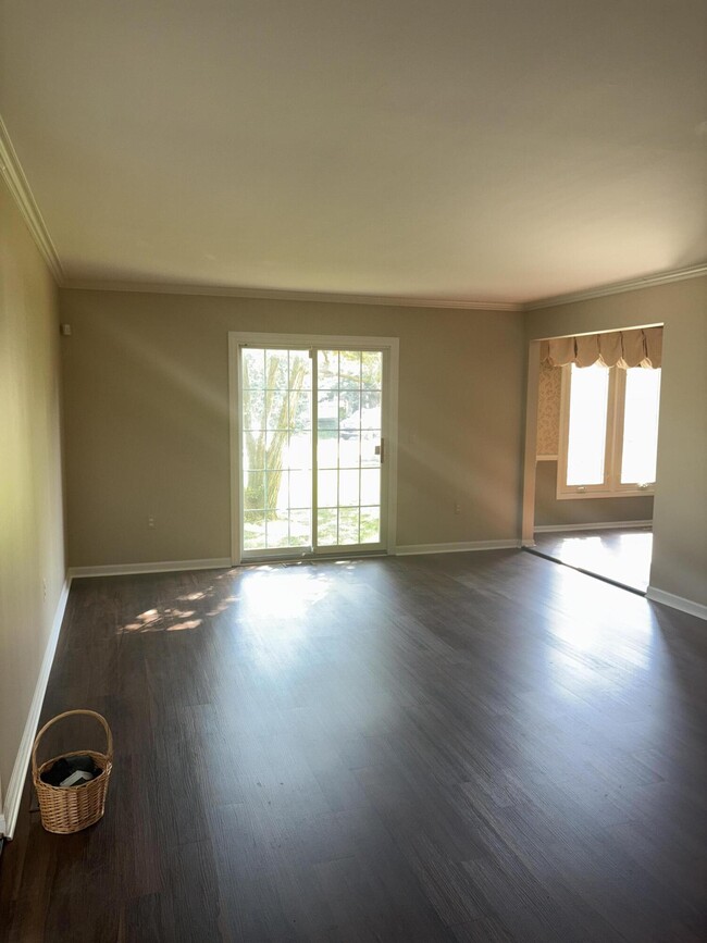 Building Photo - 37403 Stonegate Cir