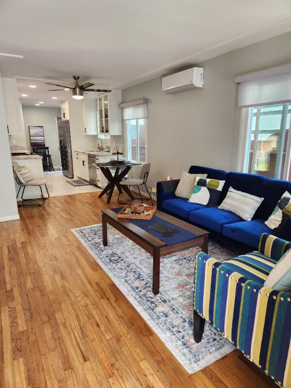 Building Photo - 720 Coronado Ct