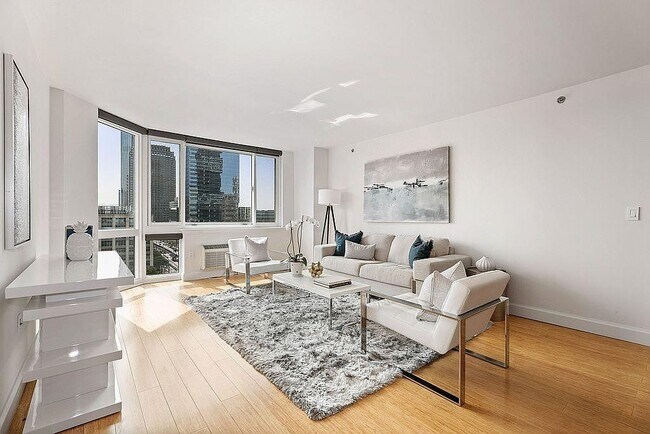 Building Photo - 20 2nd St