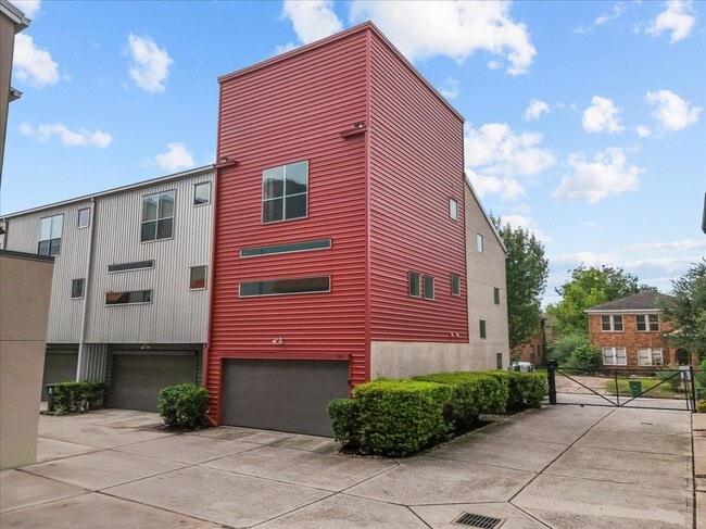 Building Photo - 2453 Wentworth St
