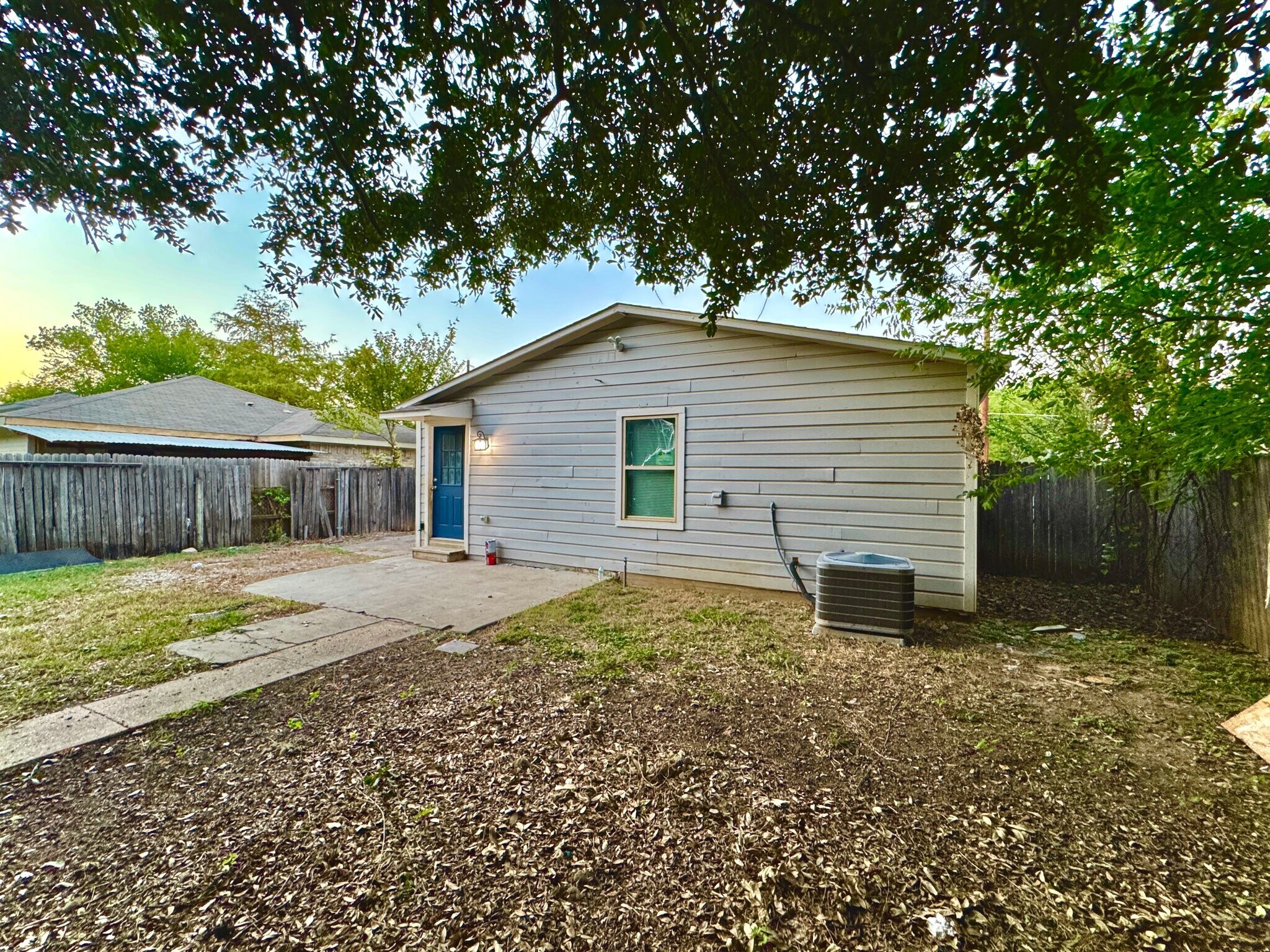 Building Photo - 4562 Mexicana Rd