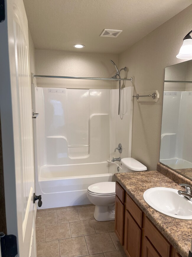 Master Bath - 3505 N Robin Ct #A