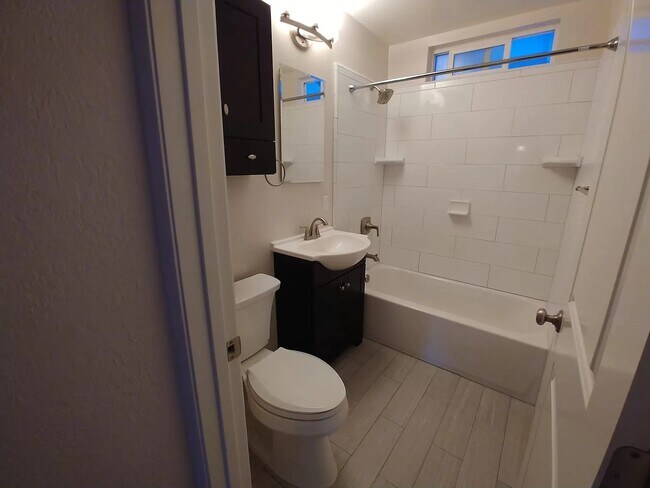 Building Photo - 488 April Way