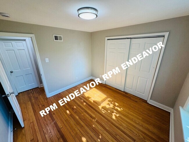 Building Photo - Modern Charm in University City: Your Ideal Rental Awaits!