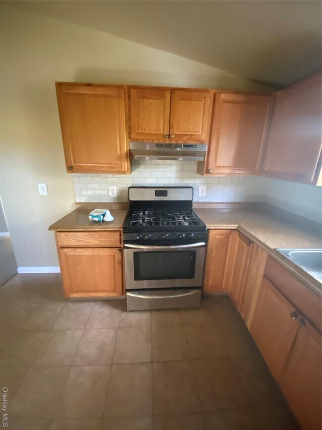 Building Photo - 18 Third Ave