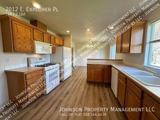 Building Photo - 2012 E Explorer Pl