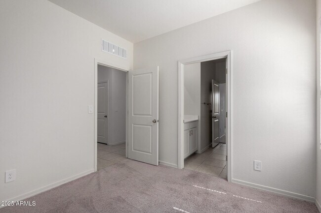 Building Photo - 5722 W Coplen Farms Rd