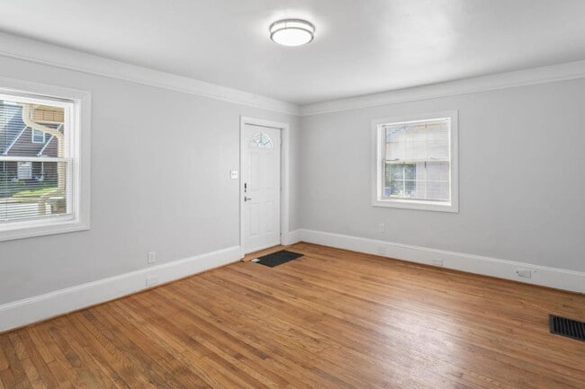 Building Photo - 2842 Bon Air Ave