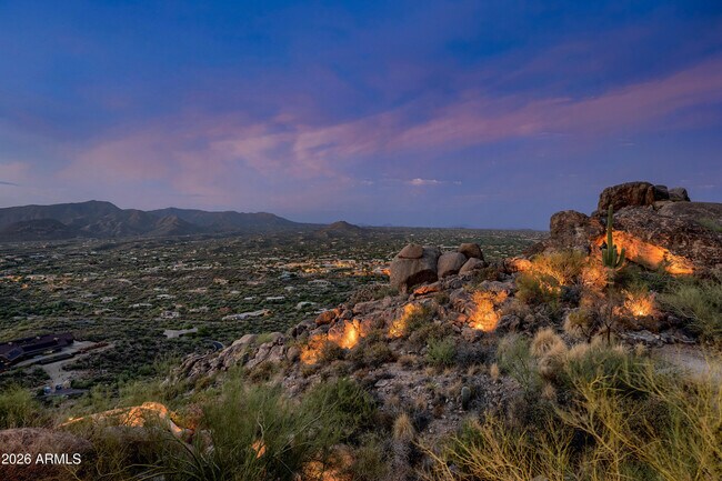 Building Photo - 6700 E Hawksnest Rd