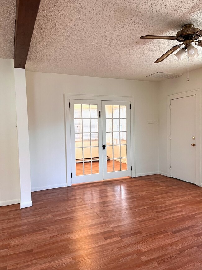 Building Photo - 1322 Lake Ave