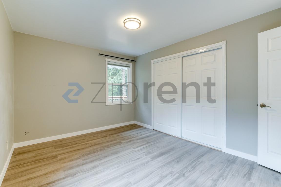 Building Photo - 3733 88th Ave SE