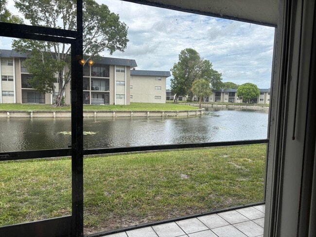 Building Photo - 8051 S Colony Cir