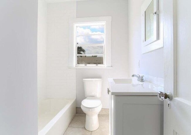 Building Photo - 4009 Garden Ave