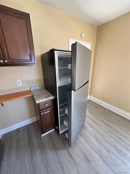 Building Photo - 4510 High St