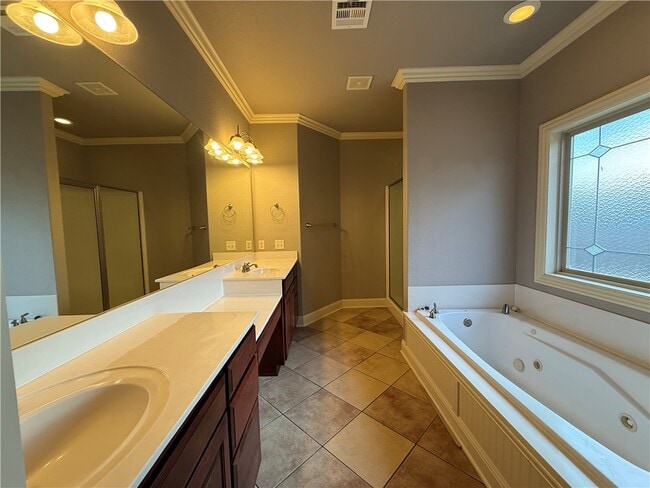 Building Photo - 4600 S Old Wire Rd