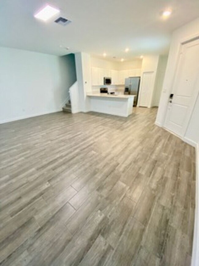 Building Photo - Brand new Townhome centrally located in La...