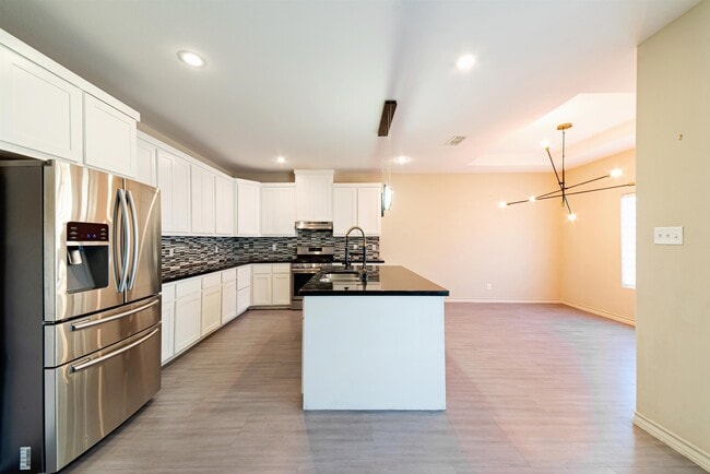 Building Photo - 120 Tranquilo Dr