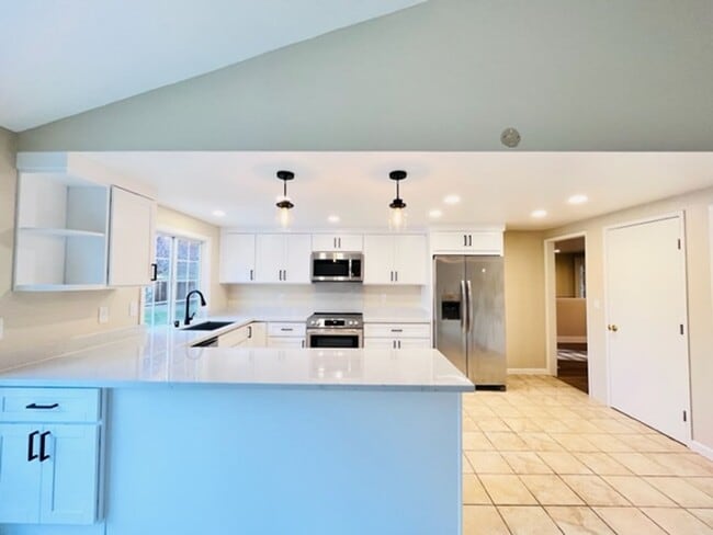 Building Photo - NEWLY RENOVATED- 4BD/2BA, Single-Family Home in Twin Creeks Area of San Ramon- Available NOW!