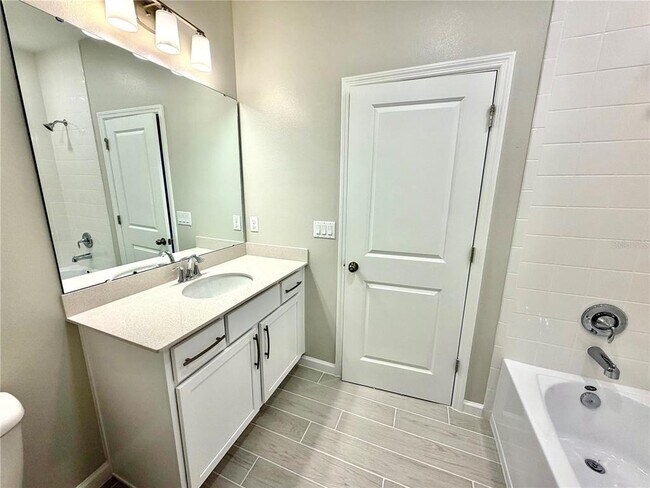 Building Photo - 346 Lady Palm St