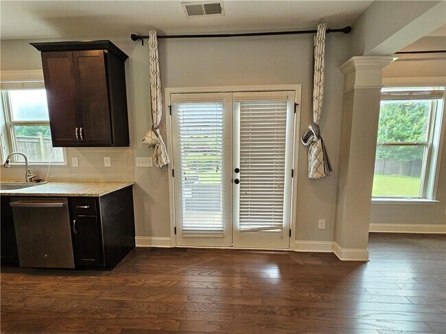Building Photo - 3218 Leyden Ct