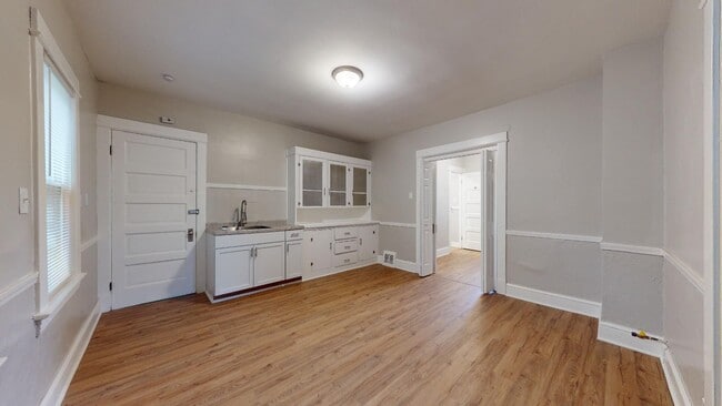 Building Photo - 4420 Bush Ave