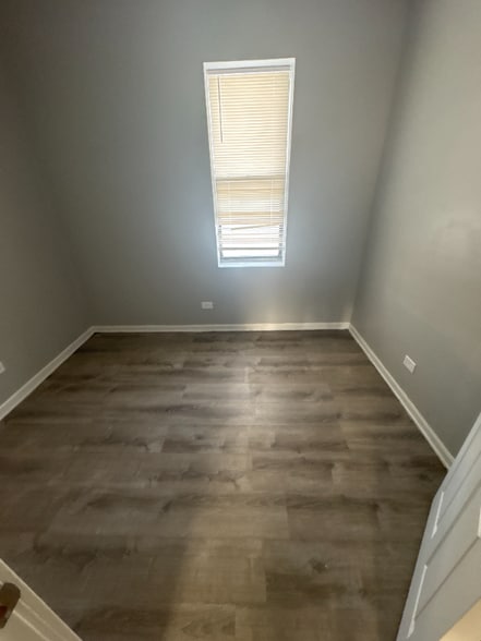 Building Photo - 7314 S Kenwood Ave