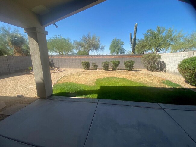 Building Photo - 8122 E Theresa Dr