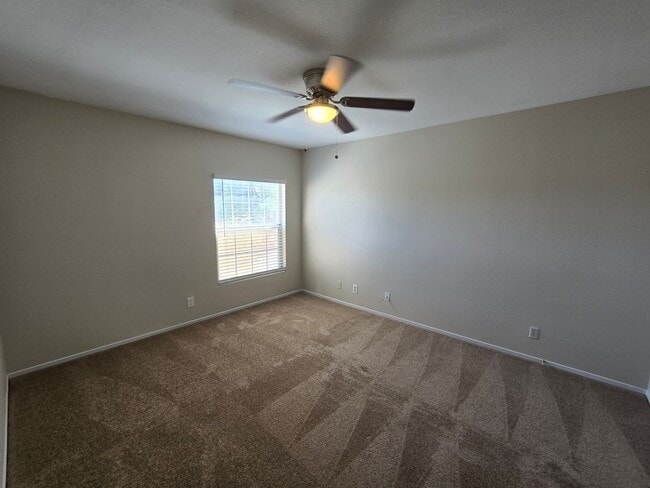 Building Photo - 2804 Crystal Lantern Dr