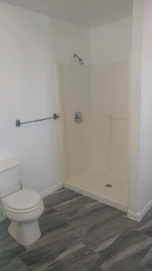 Building Photo - Heights remodeled 3 bedroom, 2 bath with 1...