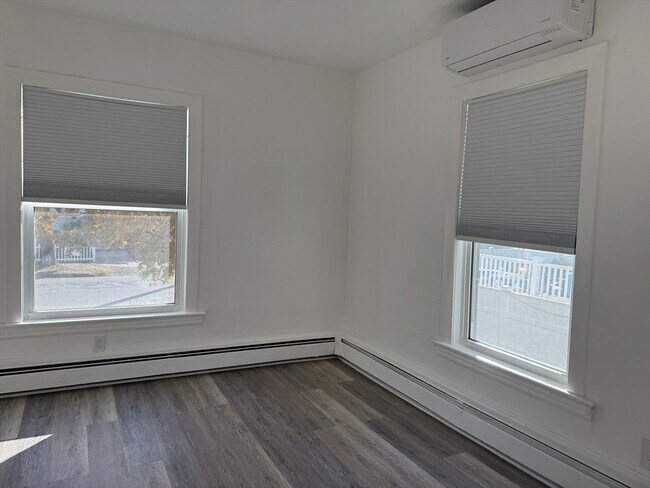 Building Photo - 15 Linwood St