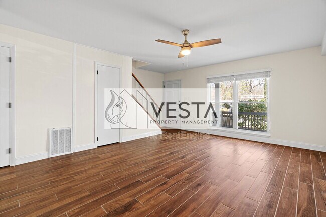 Building Photo - 6 Dogwood Ct