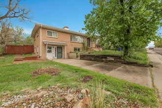 Building Photo - $1,695.95 - 2 Bed, 1 Bath Duplex Unit in Littleton with Fenced in yard, and In Unit Laundry!