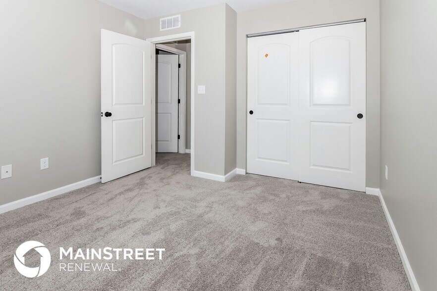 Building Photo - 2055 Hoosier Way