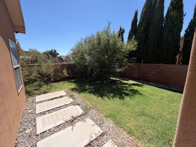 Building Photo - 1815 Lanette Dr