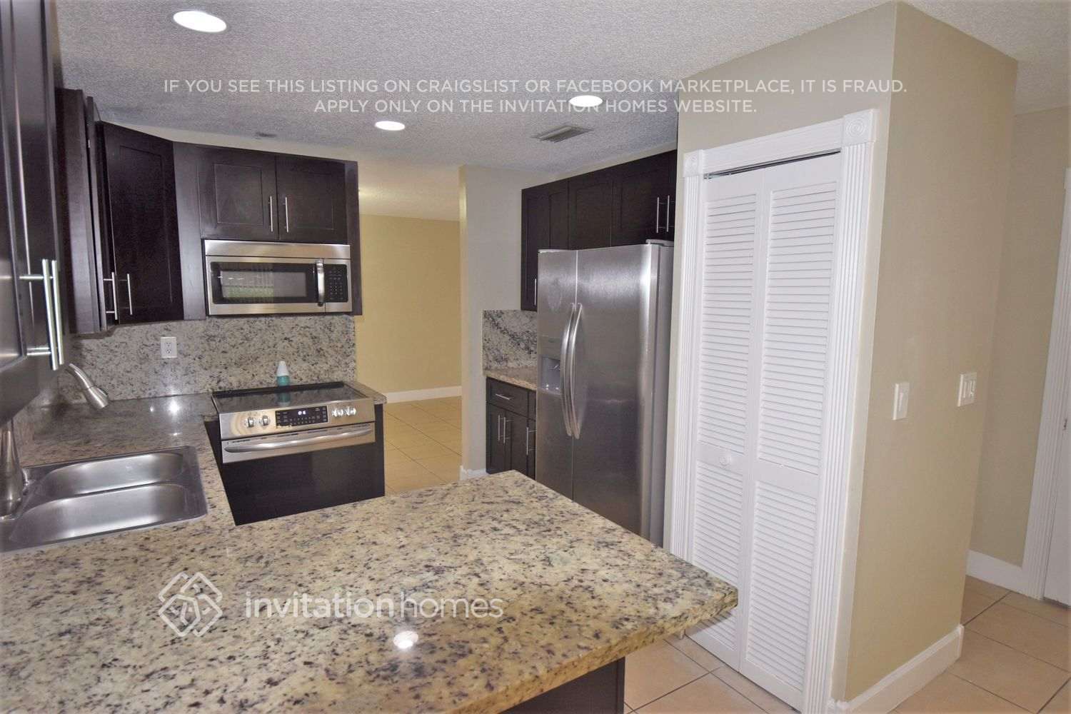 Building Photo - 1411 SW 139th Ave