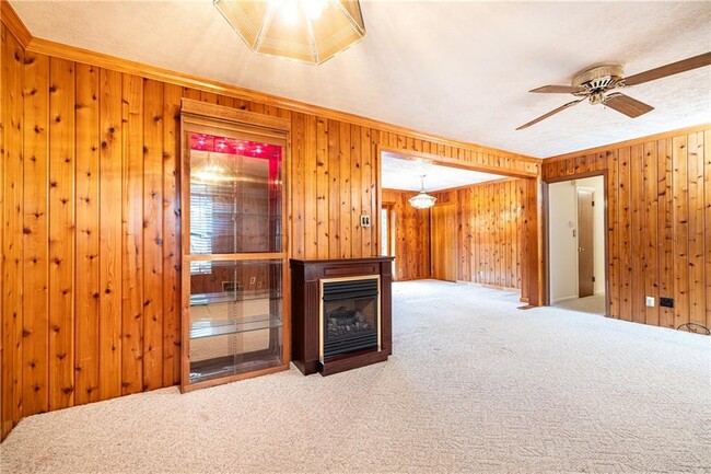 Building Photo - 216 Thomas Cir