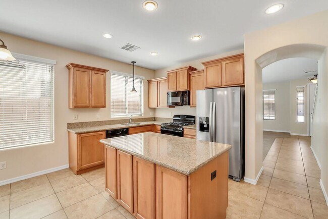 Building Photo - Great Queen Creek Location!
