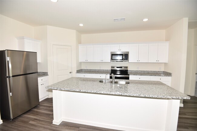 Building Photo - 21650 Cottage Ln