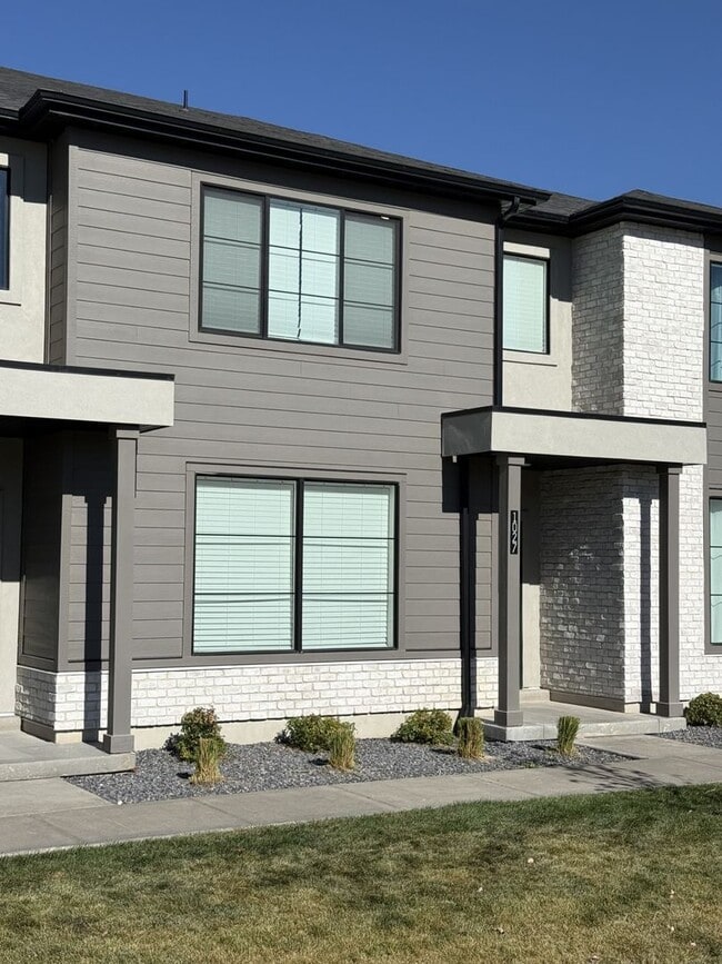 Building Photo - Beautiful Home in Spanish Fork