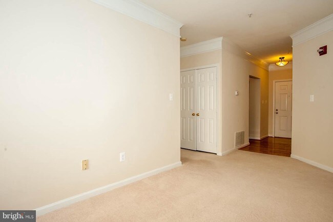 Building Photo - 6541 Grange Ln