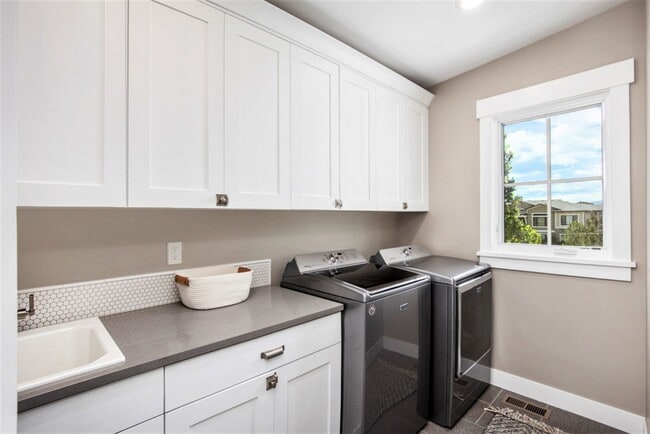 Building Photo - Stunning Custom Home in Harmony Club – Timnath, CO