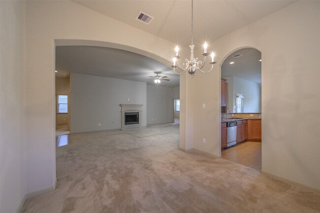 Building Photo - 12805 Shady Springs Dr