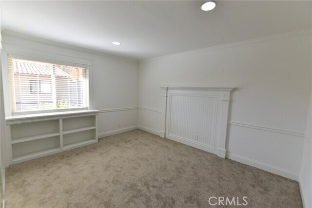 Building Photo - 484 Plaza Estival