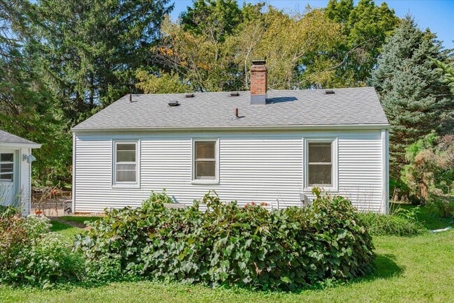 Building Photo - 401 Merrill Crest Dr